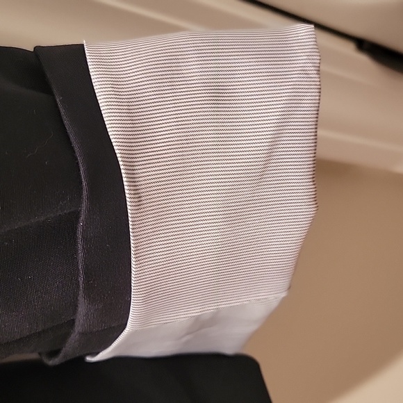 Banana Republic black blazer, fully lined - Picture 5 of 5